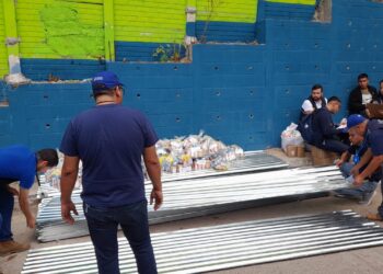 Continúa el apoyo para familias afectadas por incendio en zona 21