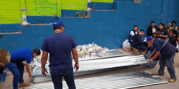 Continúa el apoyo para familias afectadas por incendio en zona 21