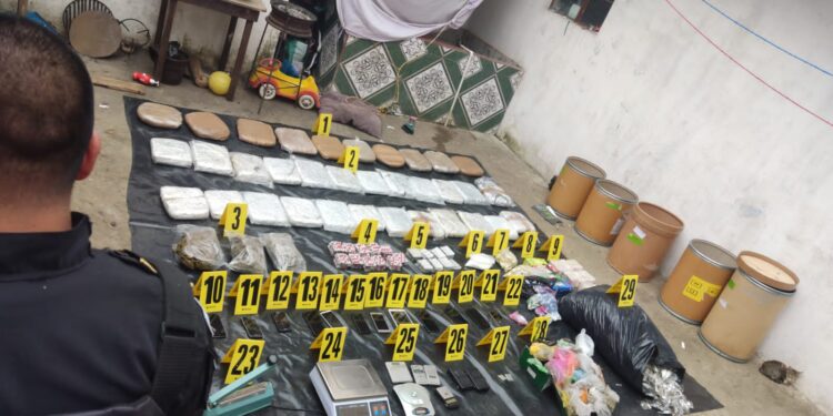 Investigación Criminal de PNC desmantela punto de venta de droga al menudeo en Chimaltenango