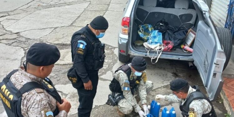 PNC captura a personas por trasladar mercurio autorización