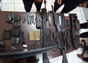 Localizan armas de grueso calibre durante allanamientos en Chiquimula