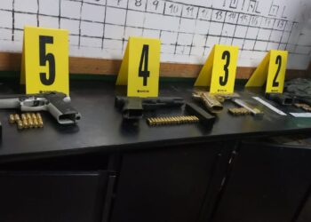 PNC decomisa armas de fuego y drogas durante requisa en Pavoncito