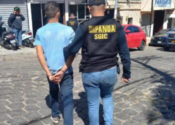 Investigadores policiales detienen a presuntos violadores en allanamientos