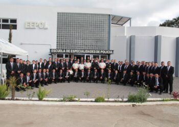 Mandos policiales gradúan a 264 especialistas en prevención