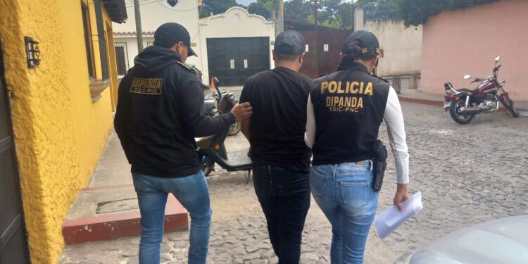 Investigadores antipandillas detienen a presunto implicado en intento de homicidio