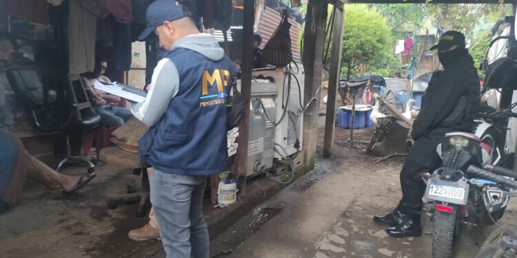 Presunto implicado en estafas es detenido