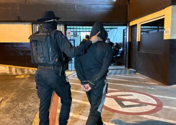 Capturado con arma, drogas y municiones en San Juan Sacatepéquez