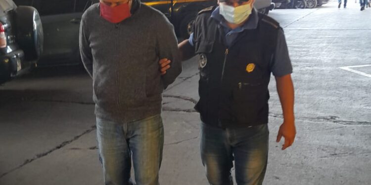 PNC captura a dos hombres sindicados por agresión sexual