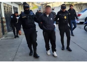 Ciberdelitos de PNC captura en allanamiento a implicado en estafa