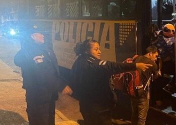 PNC apoya en el retorno de 58 migrantes que ingresaron ilegalmente al país