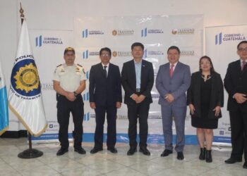 Departamento de Tránsito de la PNC avala licencias de conducir coreanas en el territorio nacional