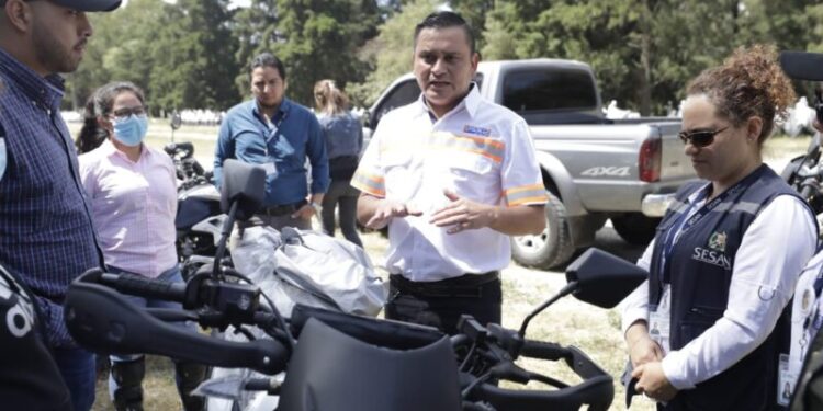 Monitores municipales de la SESAN reciben formación en el uso de motocicletas para fortalecer labores de campo