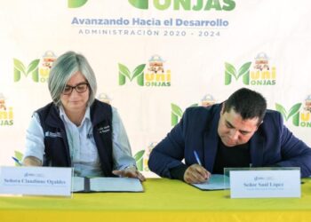 FIRMAN CONVENIO PARA LA INSTALACIÓN DE VUME EN MONJAS, JALAPA