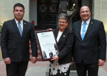 Minex efectúa cambio de la Rosa de la Paz