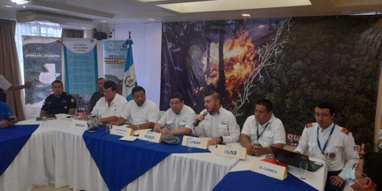 MARN apoya planes de prevención de incendios forestales en Petén