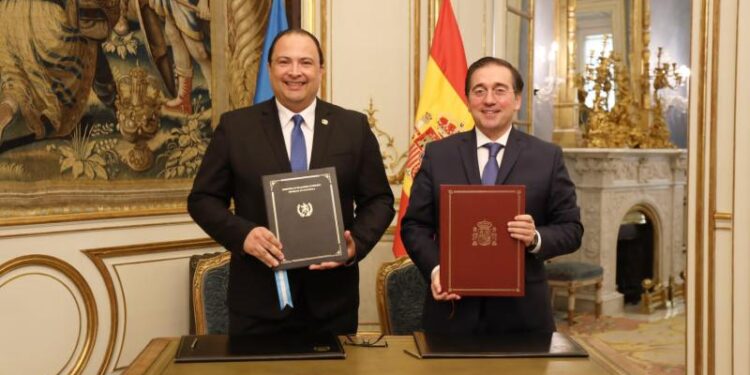 Guatemala y España firman acuerdo sobre movilidad laboral