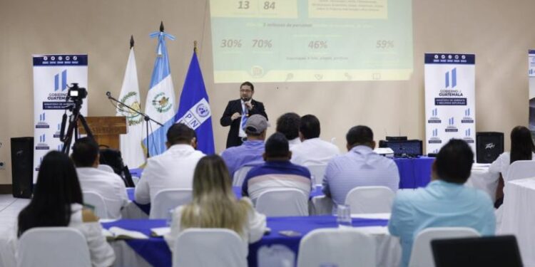 Viceministro del Agua dirige integración de mesa técnica en la parte baja de la cuenca del río Motagua