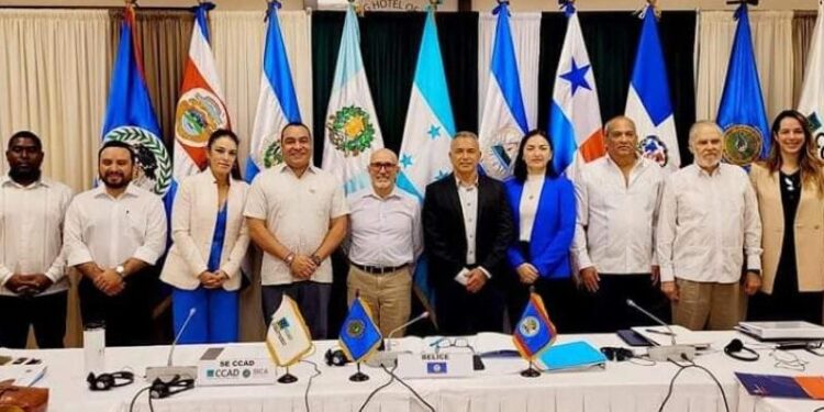 Ministros de Ambiente de Centroamérica continúan enfocados en reducir la vulnerabilidad de la región