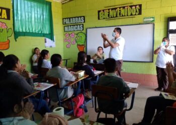 Población estudiantil de 6 a 14 años es atendida en jornadas de desparasitación en centros educativos