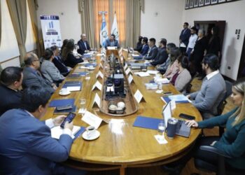 MARN lidera cumplimiento de la norma de simplificación de requisitos y trámites