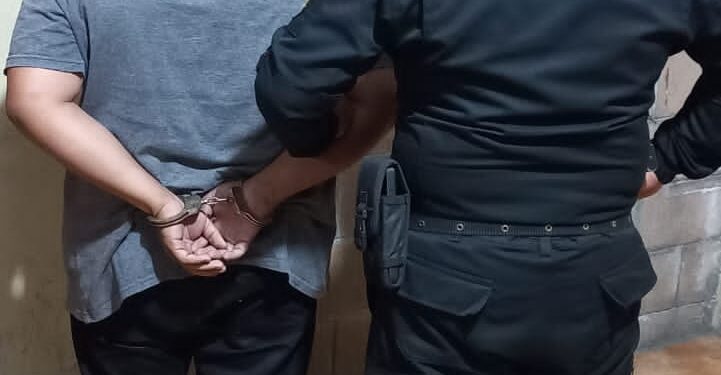 PNC captura a hombre con arma de fuego en Escuintla