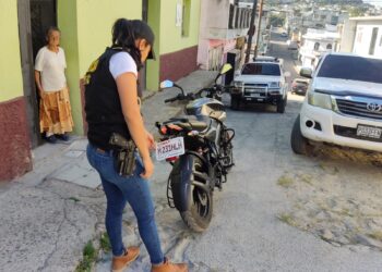 Dos vehículos recuperados por especialistas de DEIC