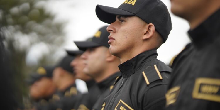 Personal de la PNC recibe aumento salarial