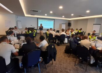 Capacitan a agentes de policía para prevenir ingreso de menores a pandillas