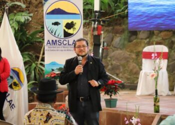 MARN destaca trabajo a favor del lago de Atitlán durante conversatorio en Sololá