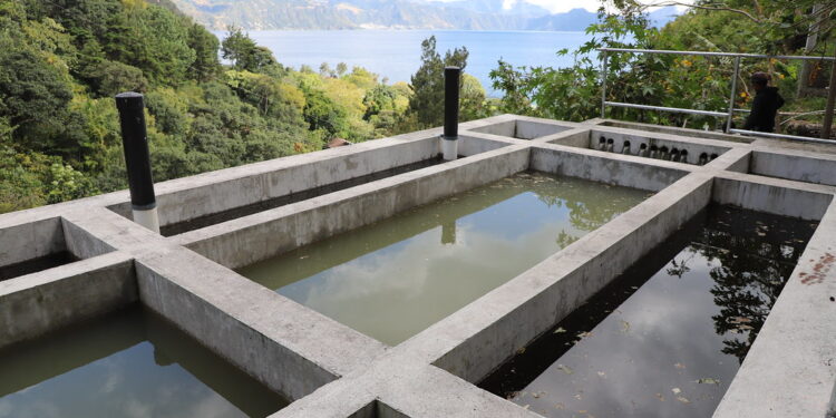 Visita técnica a moderna planta de tratamiento de aguas residuales en Sololá