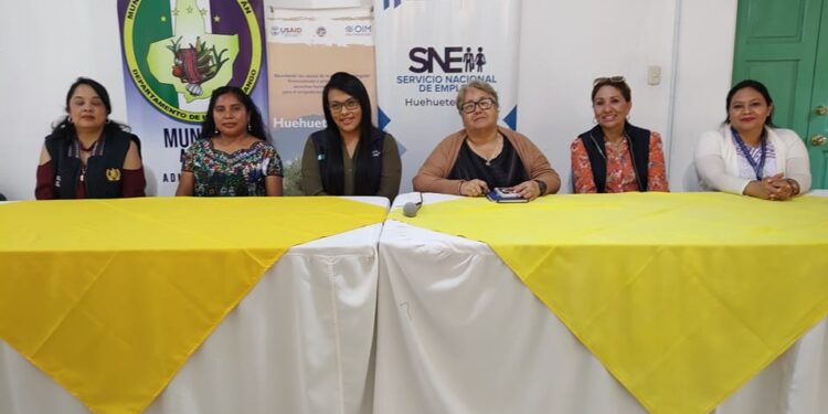 La Secretaría Presidencial de la Mujer por medio de la delegación departamental de Huehuetenango brindó información del festival programado para el 23 de marzo