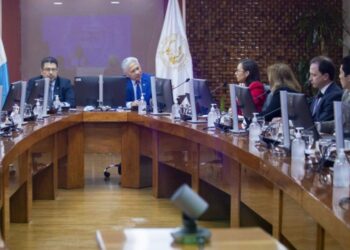 MINFIN presenta contexto macrofiscal a misión técnica del FMI