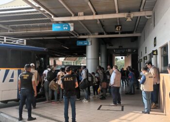 Especialistas de la DEIC remitieron a migración a 44 extranjeros