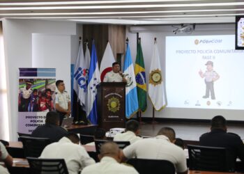Capacitan a 2 mil 500 mandos de PNC en Proyecto de Policía Comunitaria Fase ll