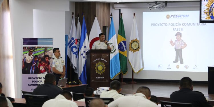 Capacitan a 2 mil 500 mandos de PNC en Proyecto de Policía Comunitaria Fase ll