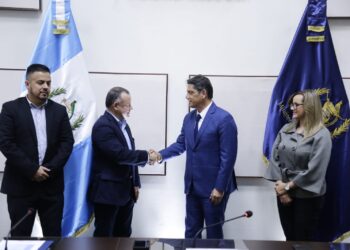 Firman convenio para impulsar procesos de formación del personal