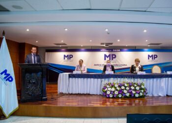 El MP llevó a cabo una conferencia para conmemorar el Día Internacional de la Mujer dirigida a todo el personal