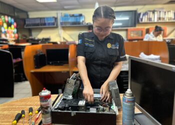 Profesionalismo caracteriza a mujeres del área tecnológica de la PNC