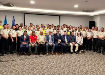 Centros educativos beneficiados con certificación de agentes GREAT