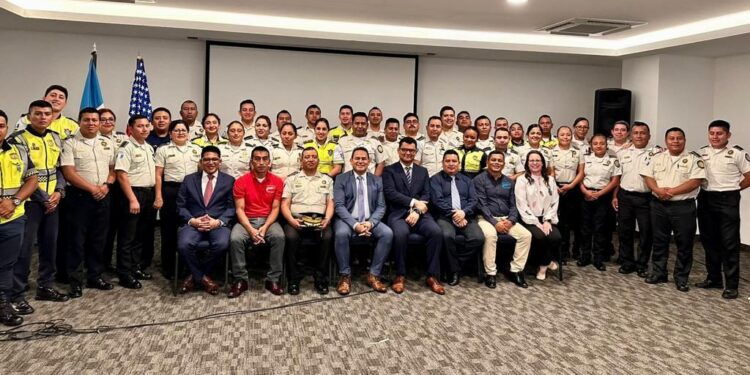 Centros educativos beneficiados con certificación de agentes GREAT