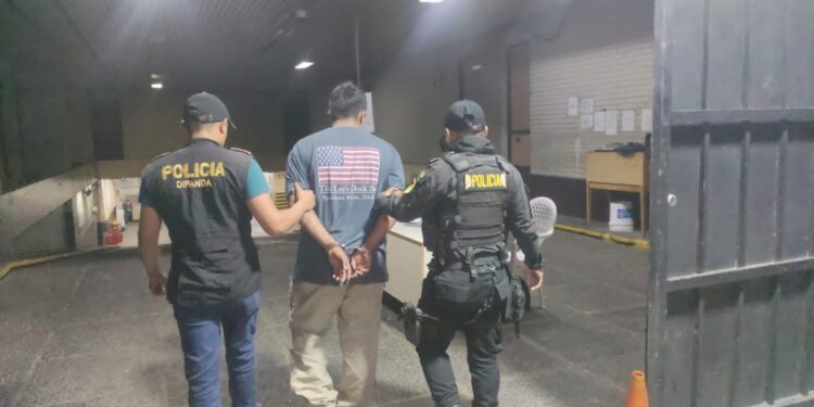 Es detenido presunto pandillero en la zona 25