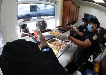 Autoridades promueven una alimentación saludable en comedores policiales