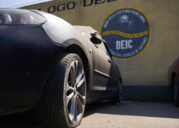 Alertan a ciudadanos por compra de carros con cheques falsos