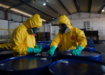 Incautan toneles con sustancias químicas para la fabricación de drogas sintéticas