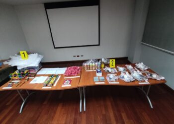 Localizan ilícitos dentro de una encomienda en bodega de exportación