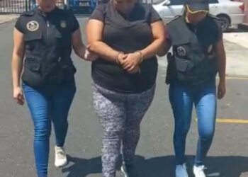 Mujer implicada en asesinar a tres hombres es detenida