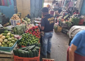 Dipanda fortalece seguridad y acercamiento con vendedores del mercado La Parroquia
