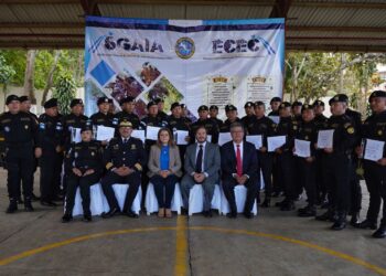 Agentes de la SGAIA se especializan en el manejo de sustancias químicas