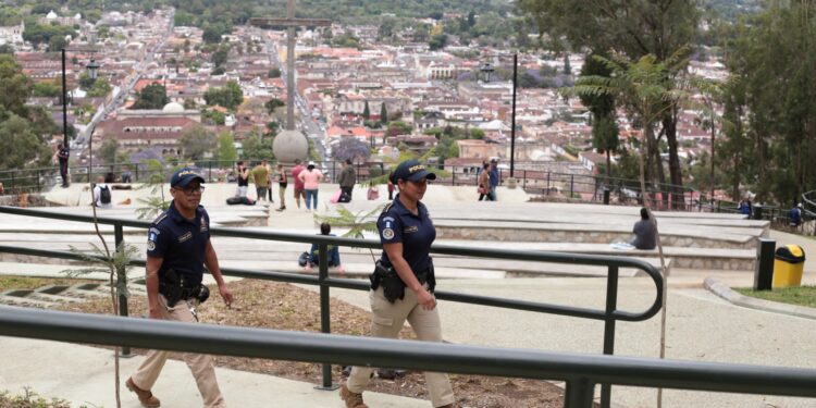 Mingob desarrolla plan de seguridad para Semana Santa
