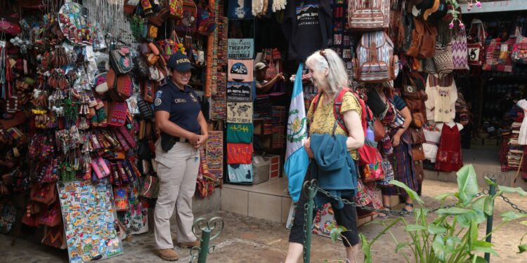 Mingob desarrolla plan de seguridad para Semana Santa